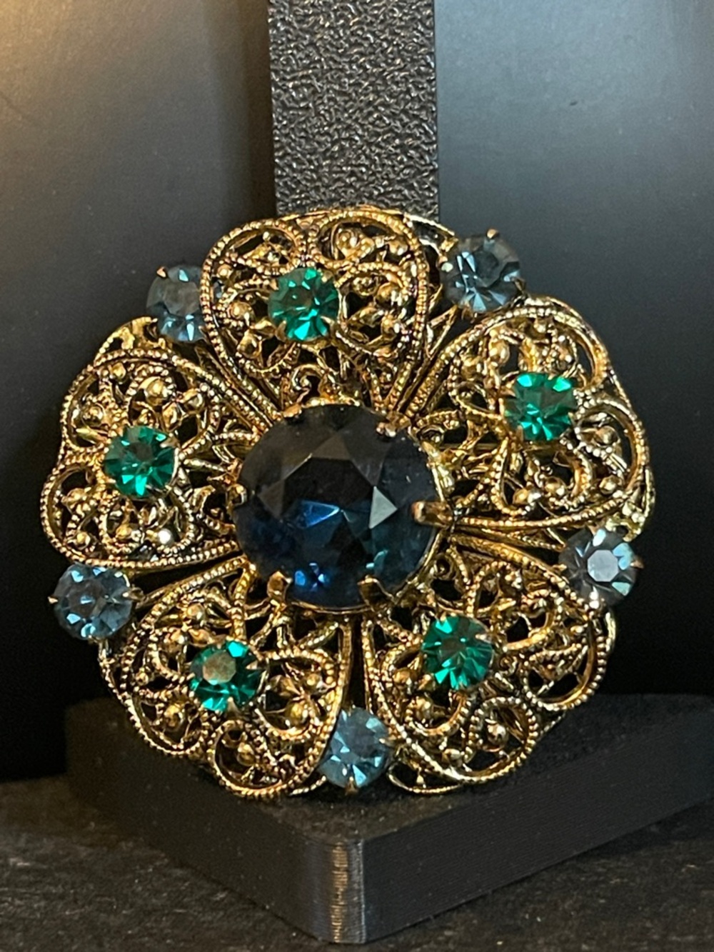 Antique Czechoslovakia Brass Filigree Green & Blue Glass Rhinestone Set - Picture 3 of 11